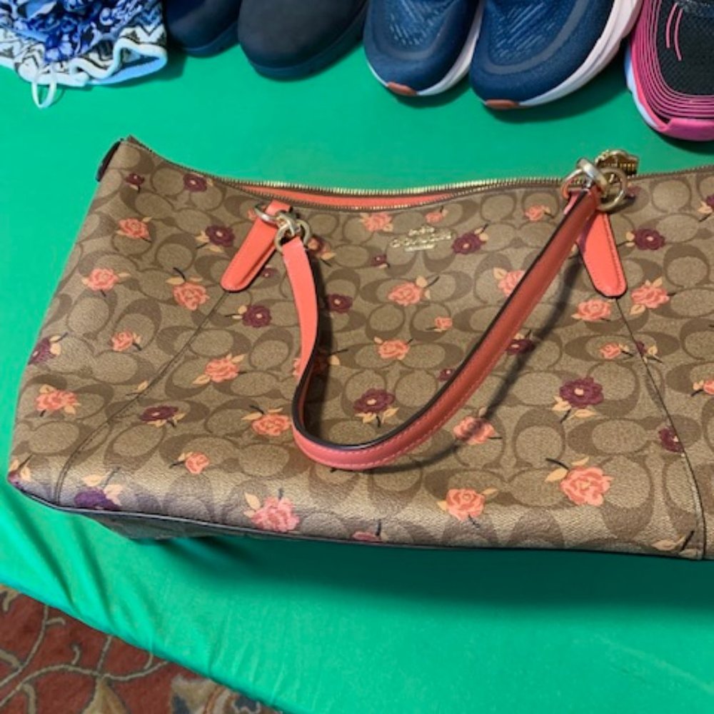 Coach Tote  (Excellent condition)
